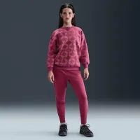 Nike Sportswear Club Fleece Big детские (Girls') оверсайз Printed Crewneck свитшот цвет фиолетовый