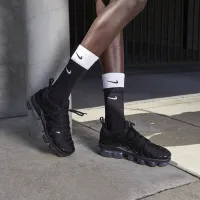 Nike Air VaporMax Plus жіноча Shoe колір чорний