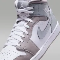 Nike Air Jordan 1 Mid SE чоловічі Кросівки колір білий