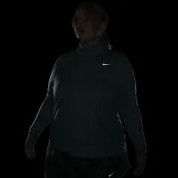 Nike Dri-FIT Swift Element UV женская 1/4-Zip Running Top (большие размеры) цвет зеленый