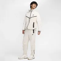 Nike Tech чоловічі Woven Куртка колір коричневий
