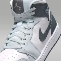 Nike Air Jordan 1 Mid жіноча Кросівки колір білий