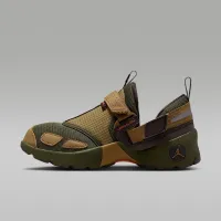 Nike Jordan Trunner LX женская Кроссовки цвет коричневый