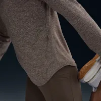Nike Swift жіноча Dri-FIT UV Long-Sleeve Crew-Neck Running Top колір коричневий