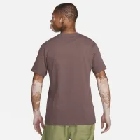 Nike Sportswear чоловічі футболка колір коричневий