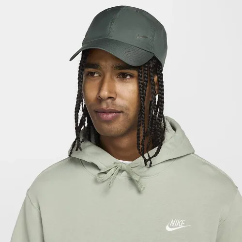 Nike Dri-FIT Club Unstructuцвет красный Metal Swoosh Cap цвет зеленый