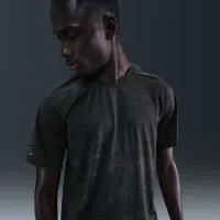 Nike Stride мужские Dri-FIT ADV Short-Sleeve Running Top with Reflective Accents цвет черный