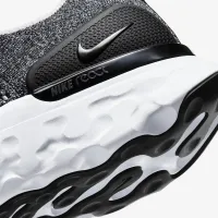 Nike React Phantom Run Flyknit 2 чоловічі Road Running Кросівки колір чорний