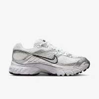 Nike Air Max Moto 2K жіноча Кросівки колір білий