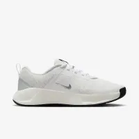 Nike MC Trainer 3 Premium жіноча для тренування Кросівки колір білий