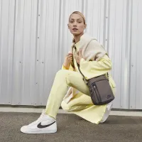 Nike Blazer Mid '77 жіноча Кросівки колір білий