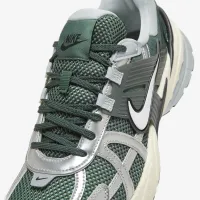 Nike V2K Run чоловічі Кросівки колір зелений