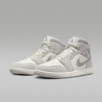 Nike Air Jordan 1 Mid SE чоловічі Кросівки колір сірий