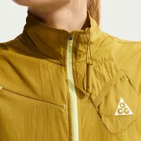 Nike ACG жіноча Trail Running Vest колір зелений