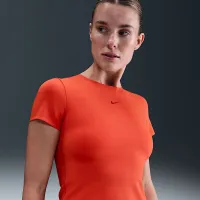 Nike Form жіноча Short-Sleeve Top колір червоний