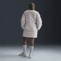 Nike Sportswear женская Loose High-Pile Куртка цвет коричневый