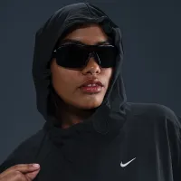 Nike Swift женская Repel Packable Running Куртка (большие размеры) цвет черный