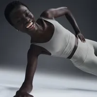 Nike Zenvy Rib женская Light-Support Padded Longline Sports Bra цвет зеленый