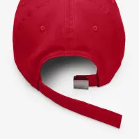 Nike Dri-FIT Club Unstructuколір червоний Metal Swoosh Cap колір червоний