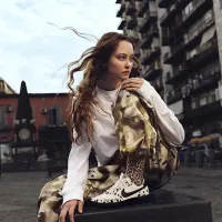Nike Sportswear жіноча Mid-Rise оверсайз Camo Cargo Pants колір коричневий