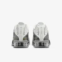 Nike Shox R4 жіноча Кросівки колір білий