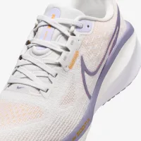 Nike Vomero 17 жіноча Road Running Кросівки колір сірий