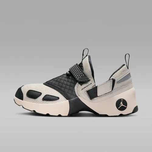 Nike Jordan Trunner LX женская Кроссовки цвет коричневый