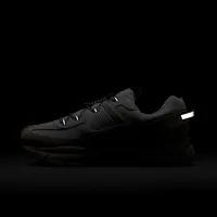 Nike Zoom Vomero Roam чоловічі Winterized Кросівки колір сірий