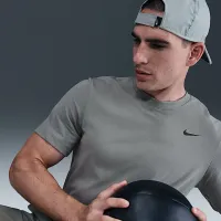 Nike Dri-FIT мужские Fitness футболка цвет серый