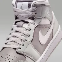 Nike Air Jordan 1 Mid женская Кроссовки цвет серый