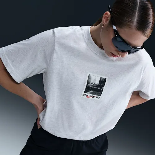 Nike Sportswear жіноча Crew-Neck футболка колір коричневий