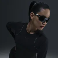 Nike Running Division жіноча Long-Sleeve Running Top колір чорний