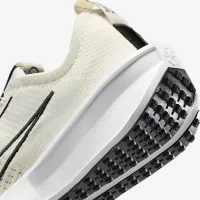 Nike Interact Run женская Road Running Кроссовки цвет белый