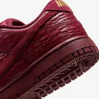 Nike Dunk Low жіноча Кросівки колір червоний