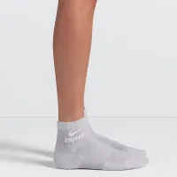 NikeSKIMS женская Dri-FIT Quarter носки (3 пары) многоцветный