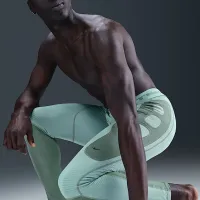 Nike Tech мужские Therma-FIT Base Layer Tights цвет зеленый