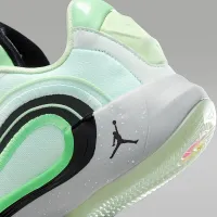 Nike Luka 4 