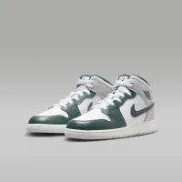 Nike Air Jordan 1 Mid SE Big дитячі Кросівки колір білий