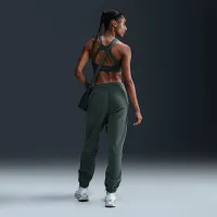 Nike Therma-FIT One жіноча Loose Fleece Pants колір зелений