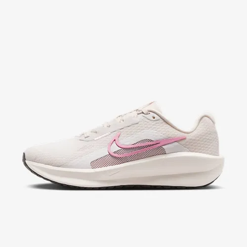 Nike Downshifter 13 женская Road Running Кроссовки (Extra Wide) цвет серый