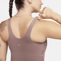 Nike Alate женская Medium-Support Padded Sports Bra Tank Top цвет фиолетовый