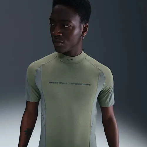 Nike Tech мужские Dri-FIT Short-Sleeve Base Layer цвет зеленый