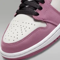 Nike Air Jordan 1 Mid SE женская Кроссовки цвет фиолетовый