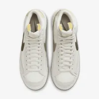 Nike Blazer Mid '77 жіноча Кросівки колір білий