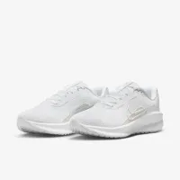 Nike Downshifter 13 жіноча Road Running Кросівки колір білий