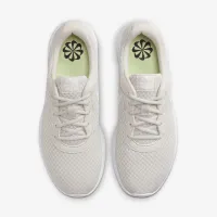 Nike Tanjun жіноча Кросівки колір коричневий