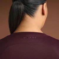 NikeSKIMS Airy жіноча Long-Sleeve Crew-Neck Top колір червоний