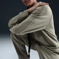 Nike 24.7 ImpossiblySoft мужские Dri-FIT Crew цвет зеленый