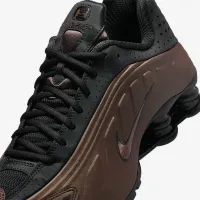 Nike Shox R4 жіноча Кросівки колір чорний
