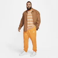 Nike Sportswear чоловічі футболка колір коричневий